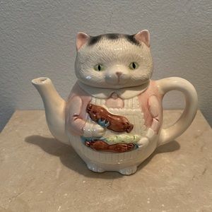 Vintage Ron Gordon cat teapot. Circa 1980s